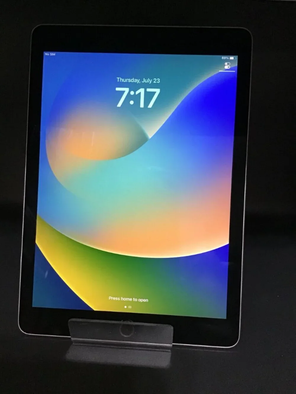 Apple iPad Pro 1st Gen 128GB Wi-Fi 4G Unlocked 9.7